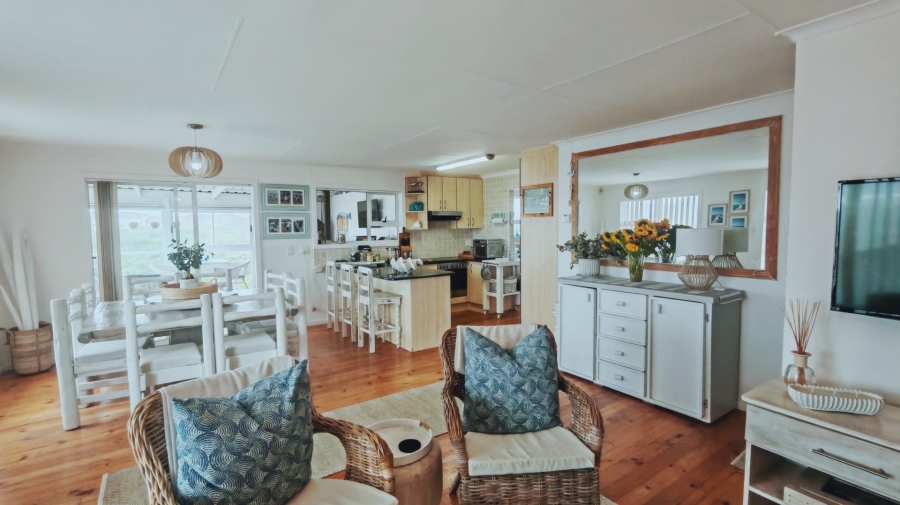 5 Bedroom Property for Sale in Reebok Western Cape